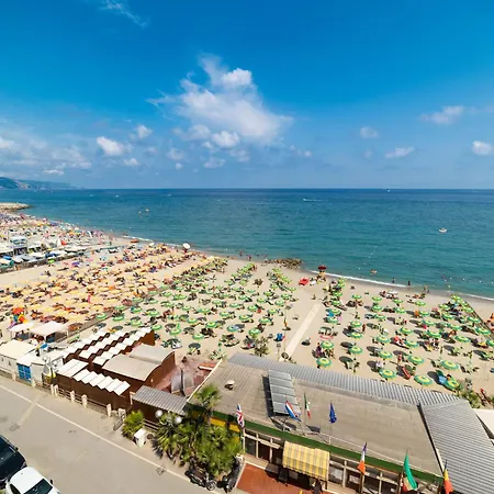 Bor - Marina - Pool And Parking- Happy * Borghetto Santo Spirito
