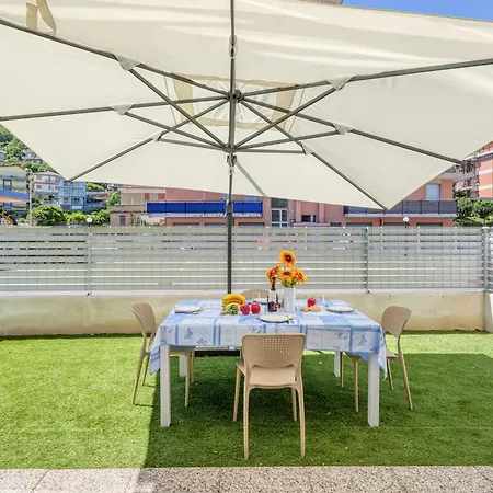 Marina - Pool And Parking Lux - Happy